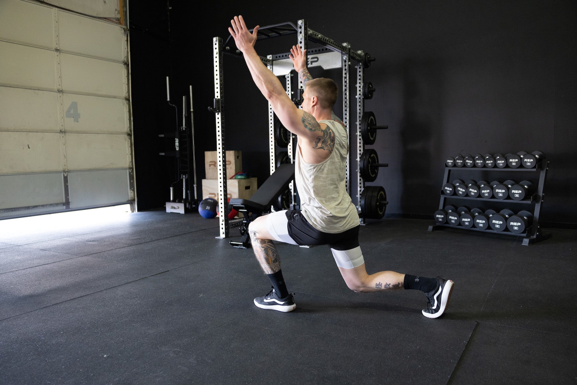 How to Properly Warm Up Before Lifting Weights – REP Fitness Europe